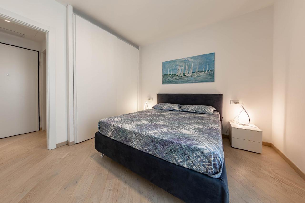 H11 Luxury 17a Porto - Piscina - Jacuzzi Apartment Santo Stefano al Mare