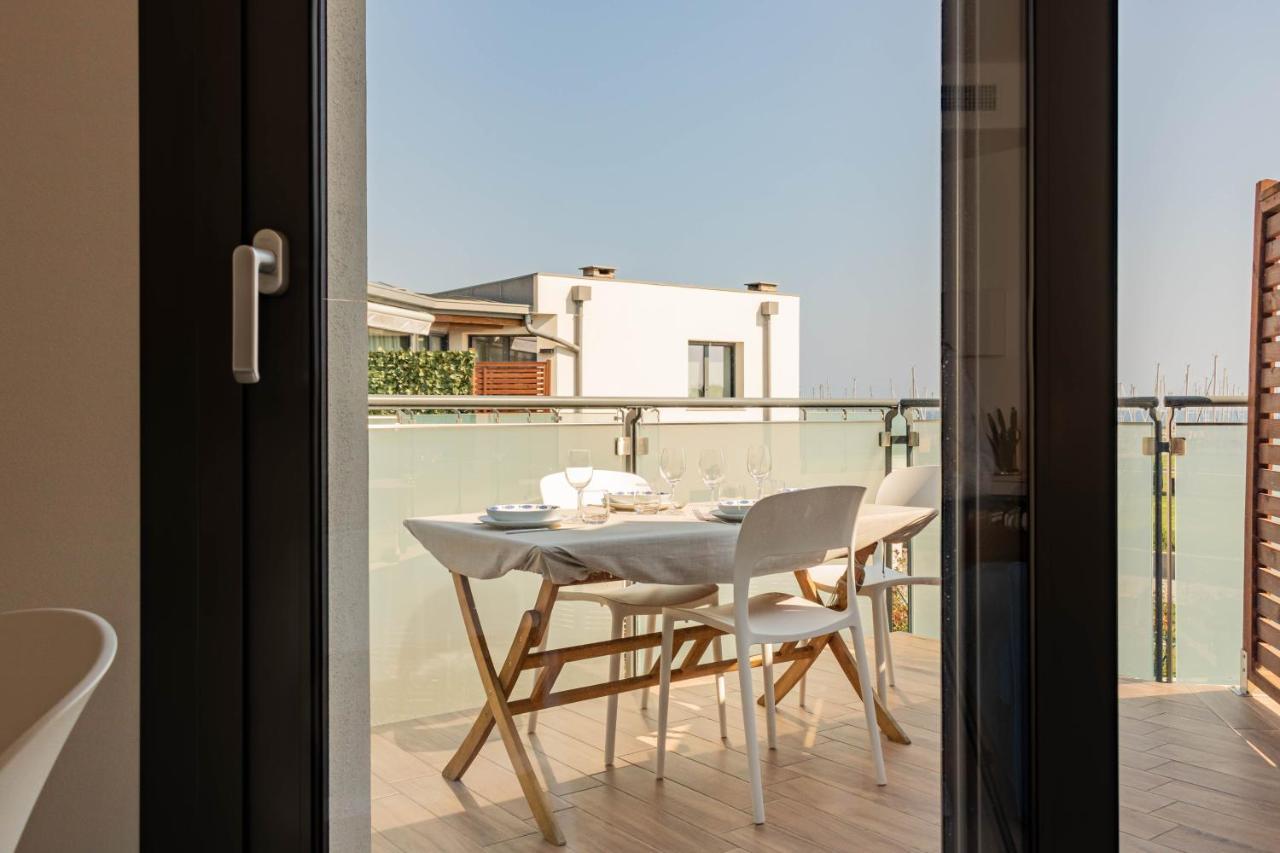 H11 Luxury 17a Porto - Piscina - Jacuzzi Apartment Santo Stefano al Mare